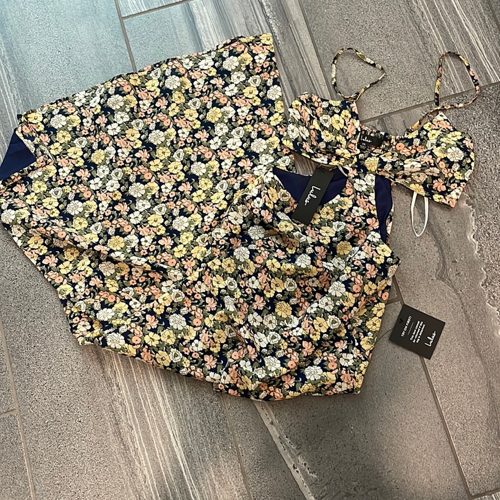 NWT Lulu’s floral side slip exposed dress
